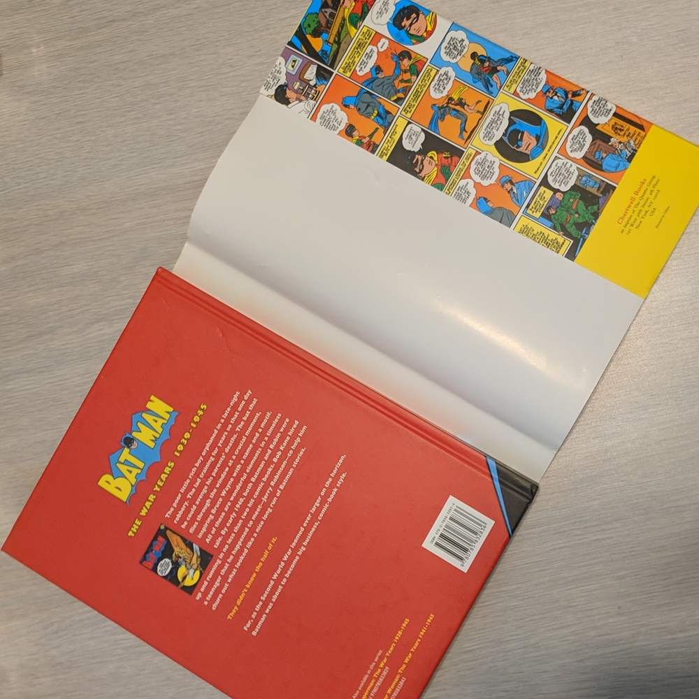 Batman Book War Years 1939-1945: Presenting Over 20 Classic Full Length DC Tales - Picture 11 of 11